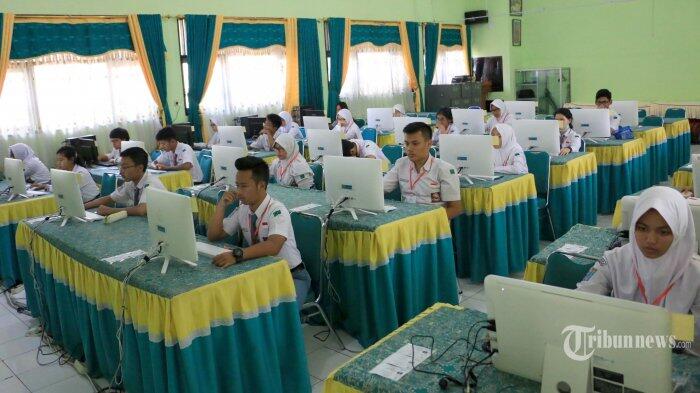 Delapan Warga Binaan Lapas Kelas IIA Palopo Ikut UNBK dengan Pengawalan Ketat