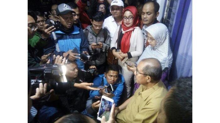 Bupati Bandung Barat Abubakar Bantah Ditangkap Tangan KPK