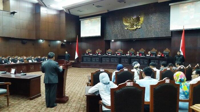 MK Kembali Dengar Keterangan Pemerintah dan DPR dalam Uji Materi UU BUMN