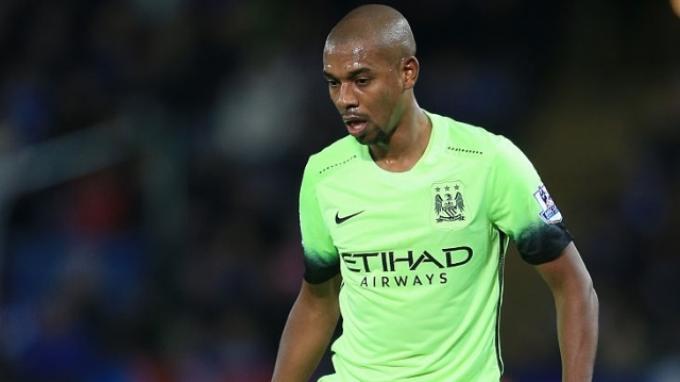 Fernandinho Bikin Fans Liverpool Marah Jelang Laga Kedua Liga Champions
