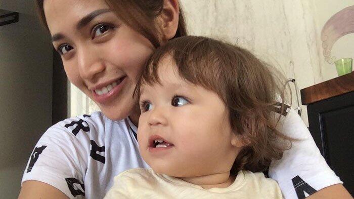 Si Kecil Pilih-pilih Makanan, Yuk Tiru Strategi Jessica Iskandar untuk Mengatasinya