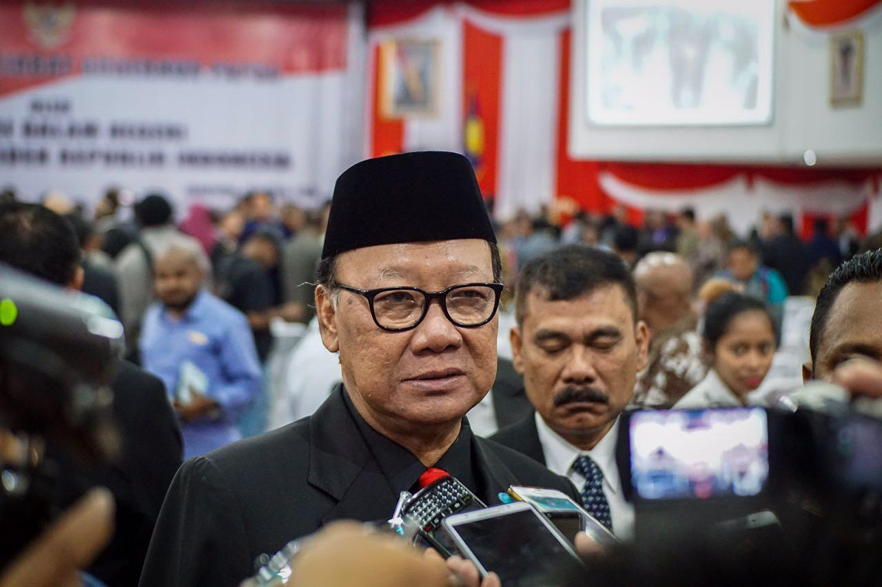 Mendagri Tegaskan Prinsipnya Layanan KTP el Satu Jam Harus Selesai