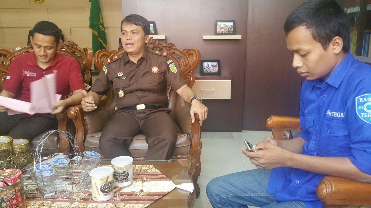 Diduga Korupsi Dana Desa, Kades Cipelem Ditahan Kejari Brebes