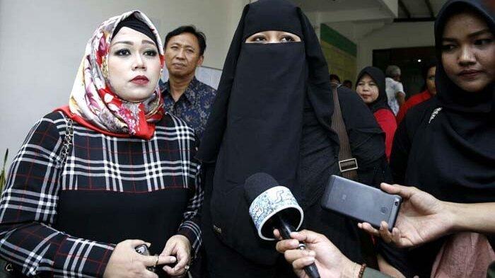 Dapat Pesan Bernada Kasar, Istri Pertama Opick Anggap Tidak Penting