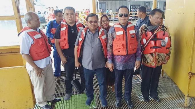 Pipa Minyak Pertamina di Teluk Balikpapan Bocor