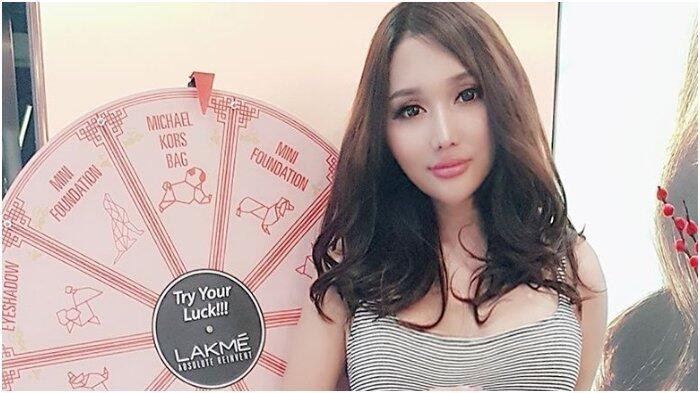Pose Lucinta Luna Bikin Netizen Salah Fokus, Disebut Kayak Terbang !