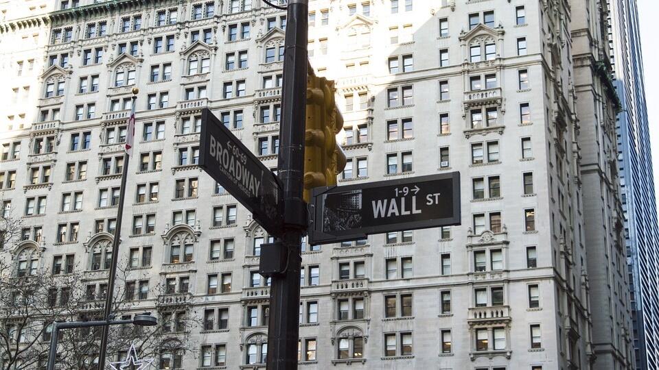 Xi Jinping Akan Turunkan Tarif Impor, Wall Street Menguat