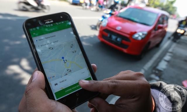 Alasan Banyak Orang yang Alih Profesi Jadi Sopir Taksi Online: Biar Punya Mobil