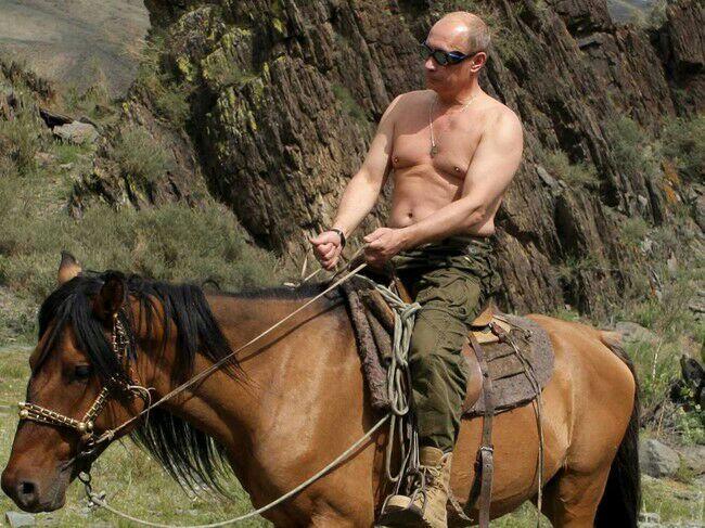 Membandingkan Putin dan Prabowo Saat Telanjang Dada