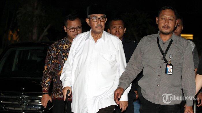 Bupati Bandung Barat Abubakar Sempat Memohon Agar Tak Ditangkap KPK