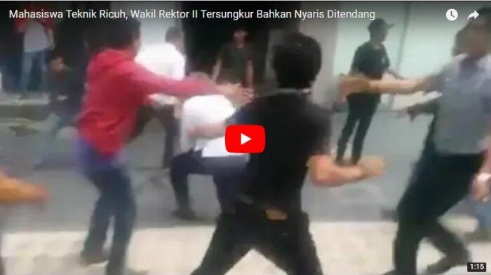 Mahasiswa Teknik UMI Ricuh, Wakil Rektor II Tersungkur Bahkan Nyaris Ditendang