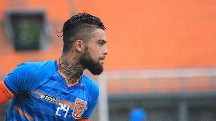 Sensitif Terhadap Sentuhan, Diego Michiels Emosi