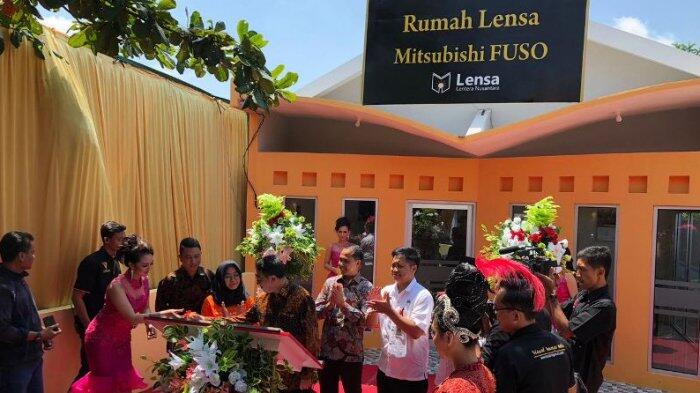 Wujudkan Mimpi Indonesia Melalui Rumah Lensa Mitsubishi FUSO