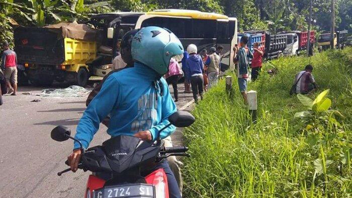 Ngeri! Senggolan dengan Motor Lain, Wanita di Semarag Terseret Truk