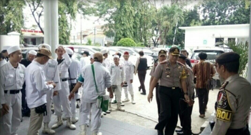 Sidang Penghinaan Nabi Muhammad di Tangerang Dikepung FPI