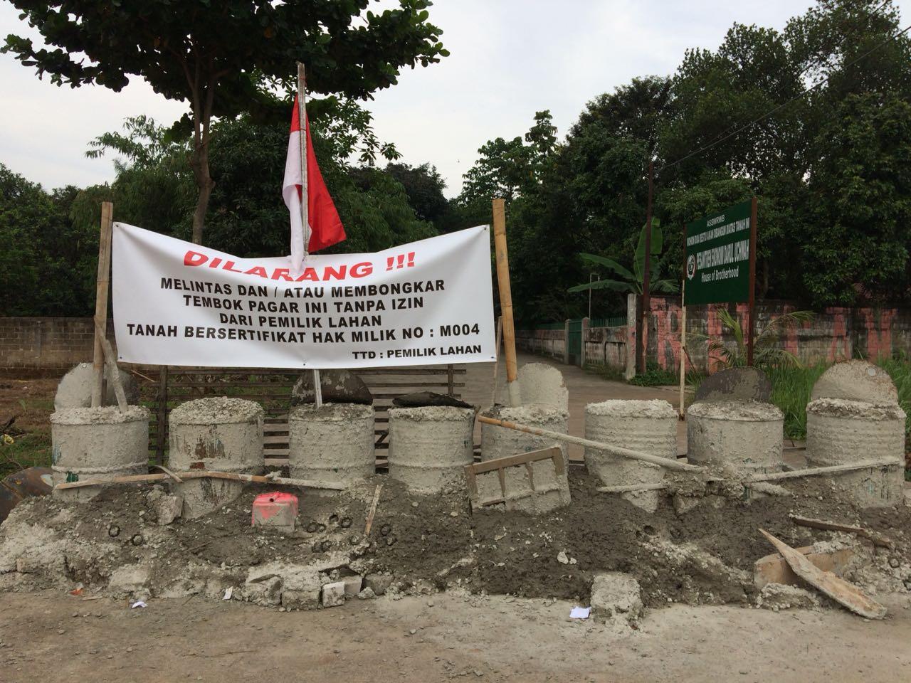 Warga dan Camat Limo Perang Somasi, Jalan di Depok Diblokir dengan Semen