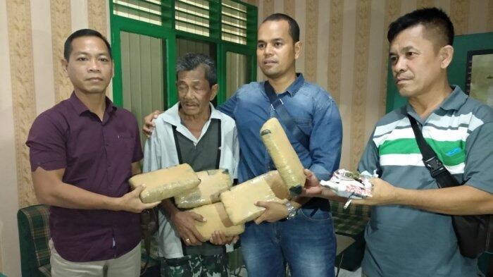 Kakek Belasan Cucu Ini Edarkan Ganja, Jumlahnya Hingga 5 Kg