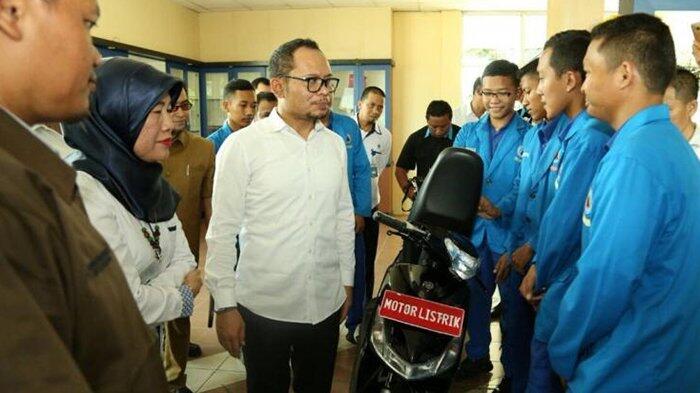 Menaker Hanif Jamin Kualitas Lulusan BLK Setara Lulusan D3