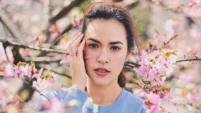 Setelah Putri Marino, Kini Raisa Dikritik Netizen Gara-gara Pakaiannya