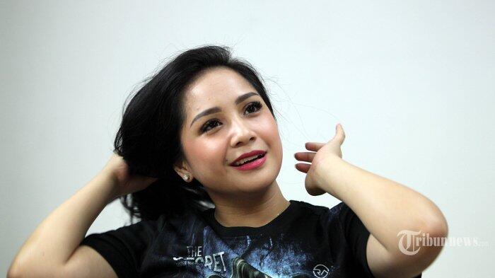 Nagita Slavina Pakai Blouse Harga Fantastis, Ini Tanggapan Konyol Netizen!