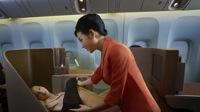 Bagian Dada Ibu Ini Tersiram Air Panas saat Pramugari Garuda Ingin Tuangkan Minuman