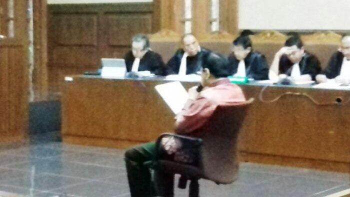 Setya Novanto Gemetar Bacakan Kisah Hidupnya