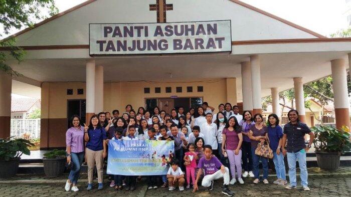 PD Alumni IISIP Jakarta Berbagi Kasih Paskah di Panti Asuhan Tanjung Barat