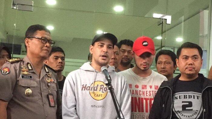 4 Fakta Riza Shahab, Lulusan Universitas Terkenal dan Punya Banyak Mantan Pacar