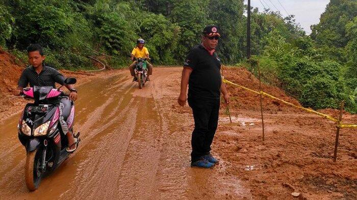 Jalan Lintas Meulaboh-Geumpang Normal Lagi Setelah 10 Jam Lamanya Tertutup Longsor