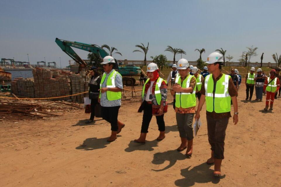 Tanggul Pengaman Pantai Jakarta Tahap II Ditargetkan Rampung Juli 2018