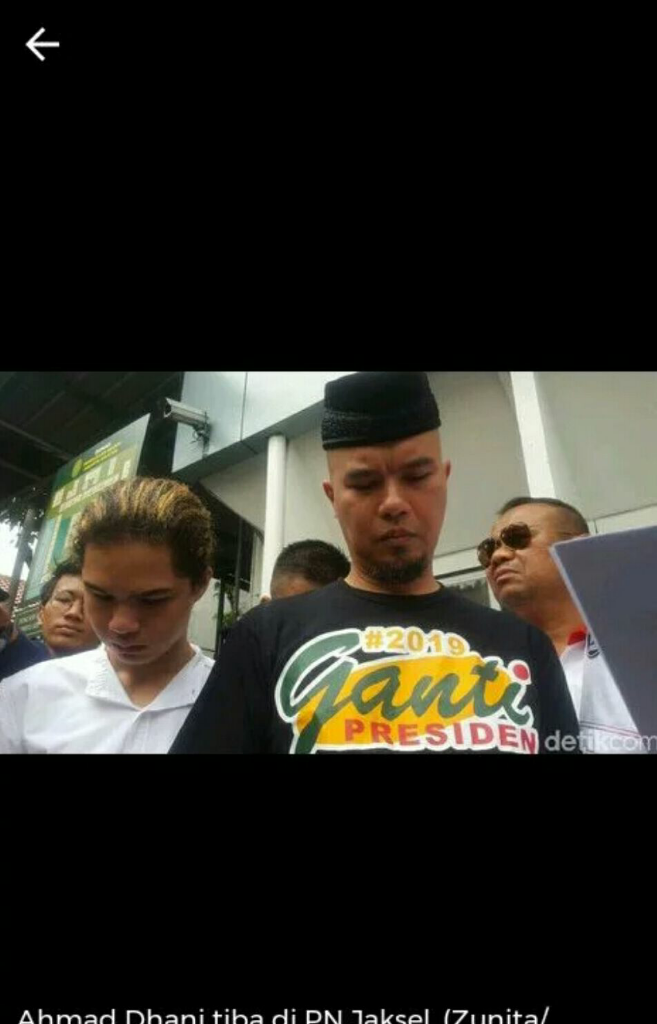 Wadduh, Rocky Gerung Mengaku Bukan Manusia??