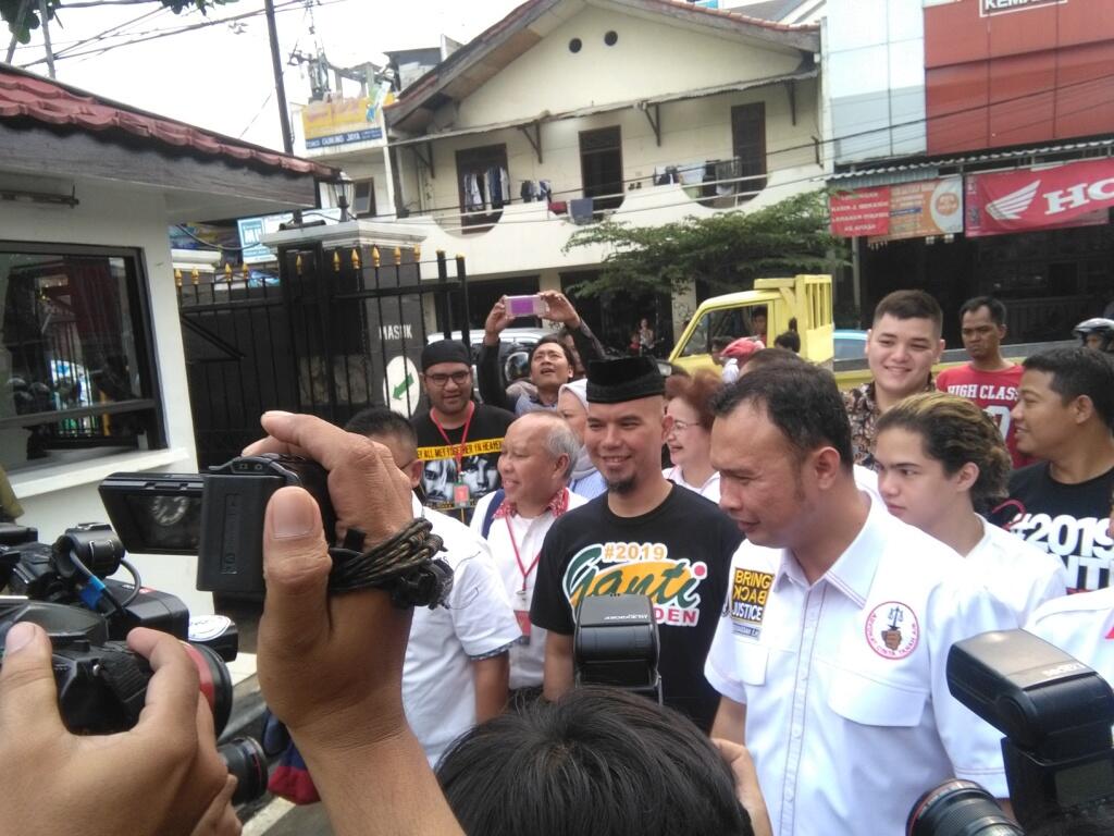 Ahmad Dhani Segera Duduk di Kursi Pesakitan