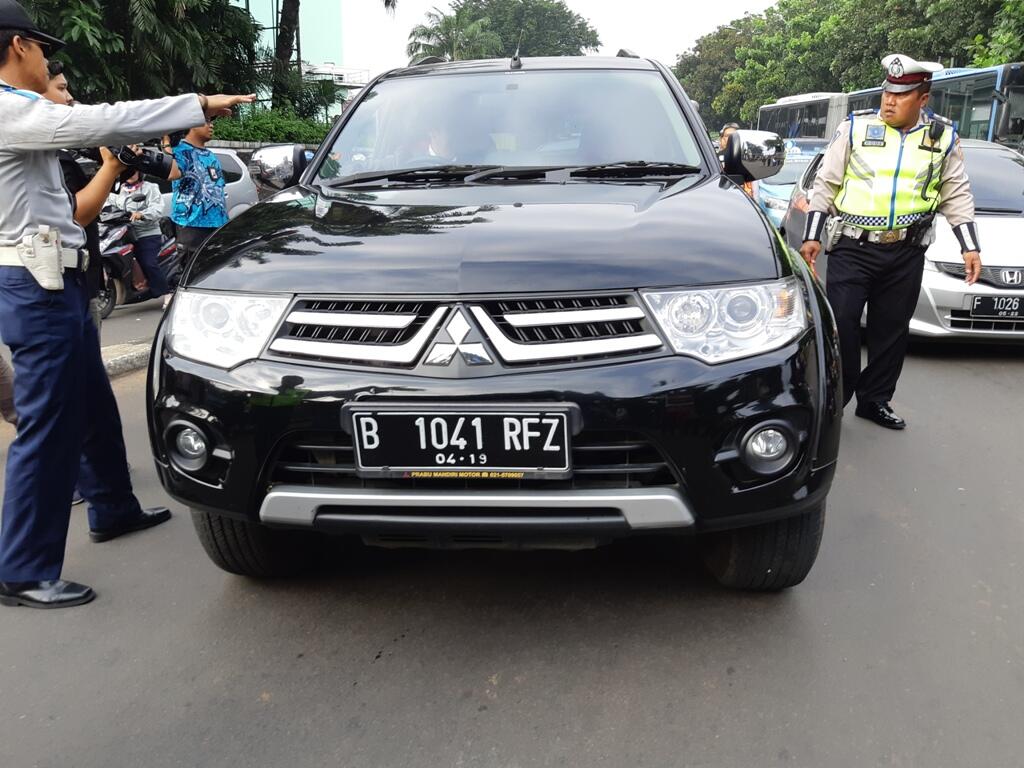 Pengendara Protes Aturan Ganjil-Genap di GT Cibubur II
