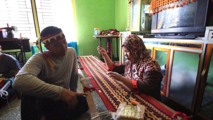 Bertemu Lumba-Lumba, Menpora Imam Nahrawi Sangat Berkesan dengan Pulau Pisang