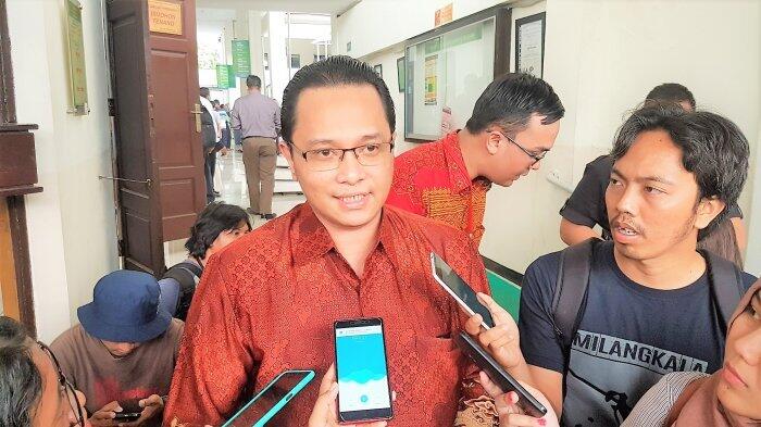 Menurut Jack Boyd Lapian, Ahmad Dhani Bersikap Jantan Hadiri Persidangan