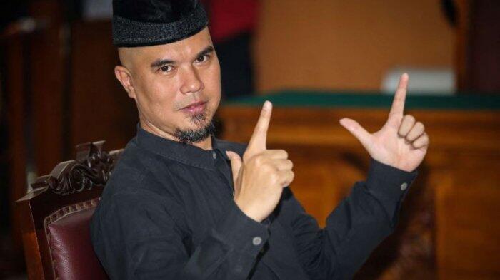 Salam Dua Jari Versi Ahmad Dhani