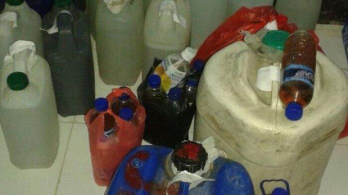 Ratusan Liter Miras Lokal Jenis Pineraci Disita dari Pedagang