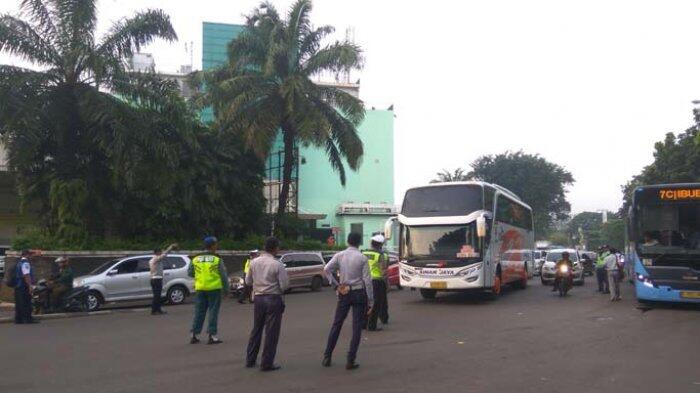 Ganjil-genap di Tol Cibubur, BPJT Sediakan Bus Premium di Lima Perumahan Elite