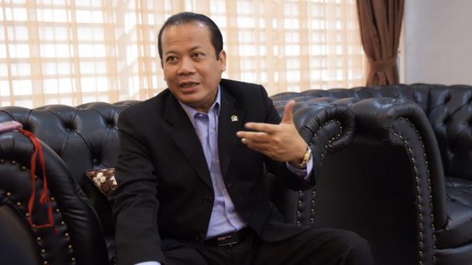 Dukung Penyetaraan Status, Wakil Ketua DPR Berharap Perangkat Desa Sejahtera