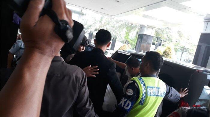 Baasyir Berobat ke RSCM, Petugas Rumah Sakit Sempat Kewalahan Cari Kursi Roda