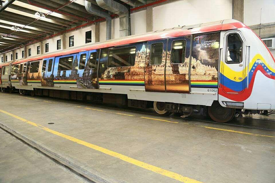 Promosi Unik Wonderful Indonesia di Kereta Metro Caracas
