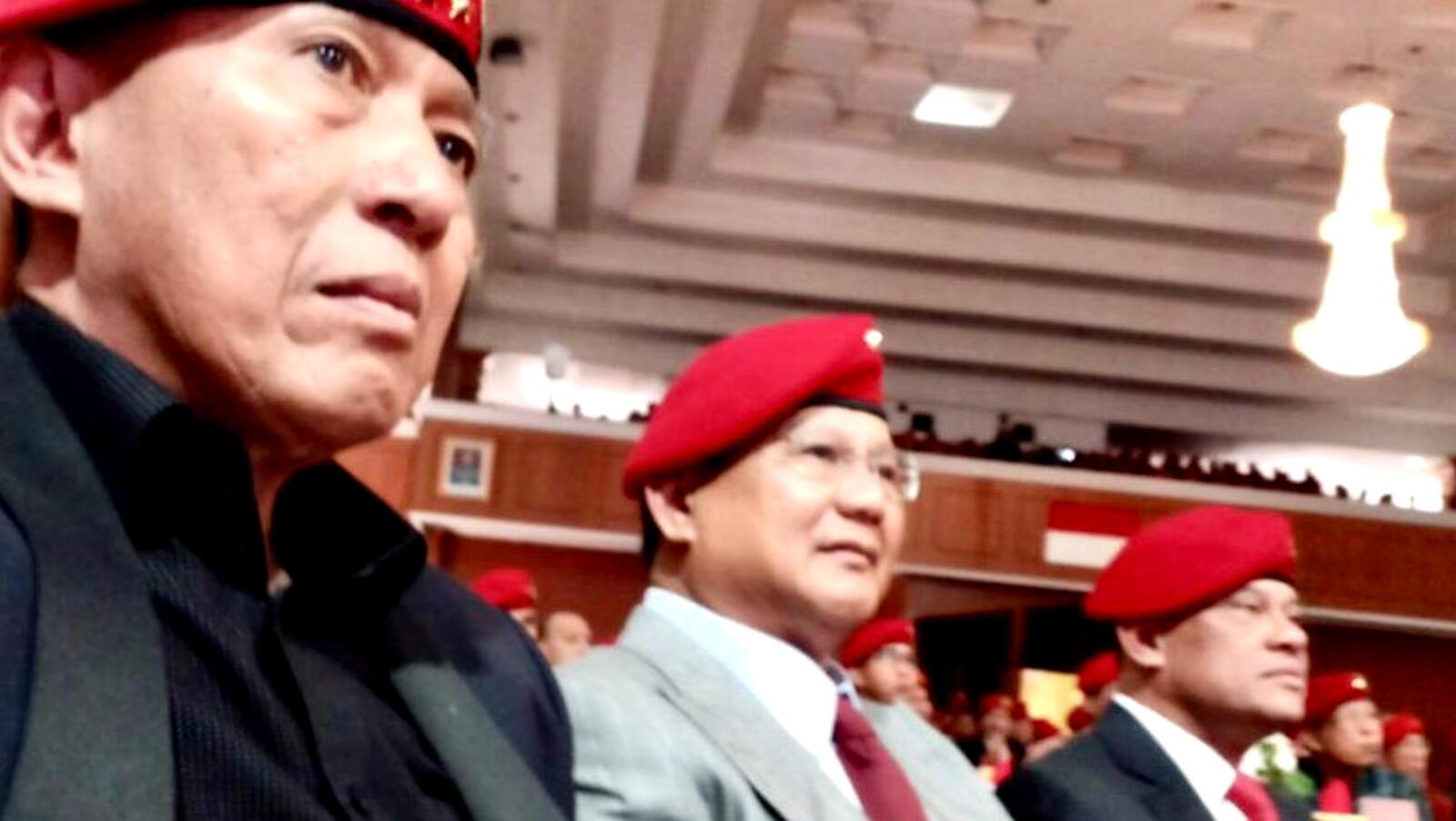 Prabowo-Gatot Duduk Bersanding di HUT ke-66 Kopassus