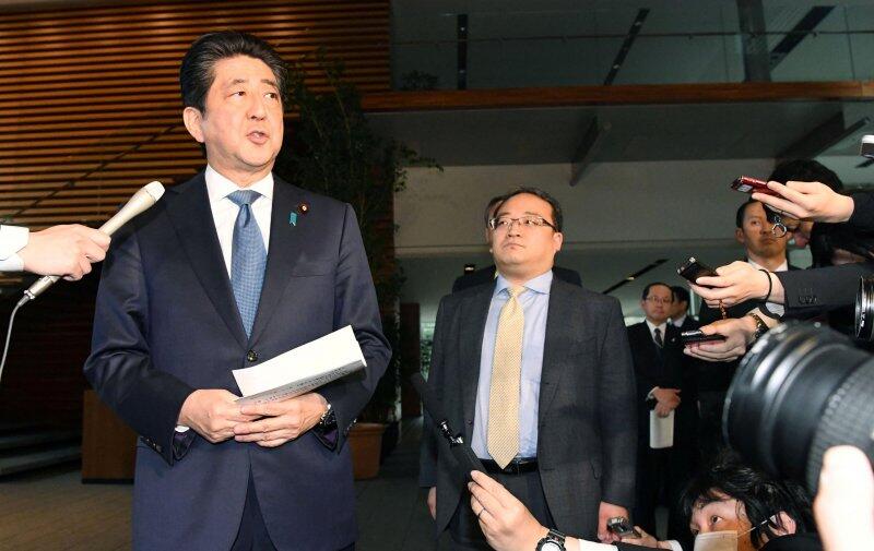 Dituduh Terlibat Skandal, Shinzo Abe Dituntut Mundur