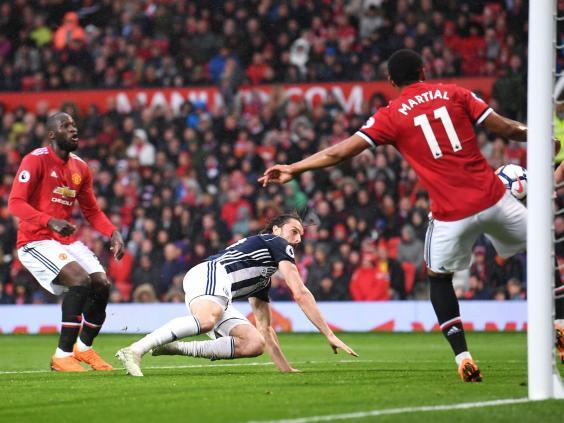 MU Kalah dari WBA, City Pesta Juara