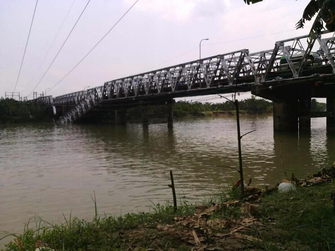 breaking news jembatan babat- tuban ambrol