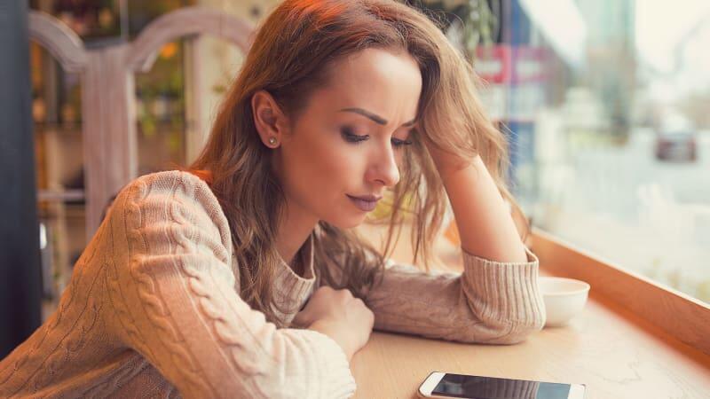 Terlalu Sering Melihat Instagram Bisa Buat Anda Tidak Bahagia