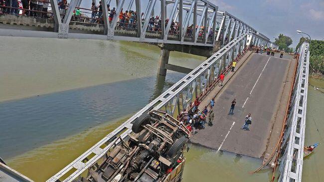 Apa Sebab Jembatan di Tuban Ambruk !!!!!