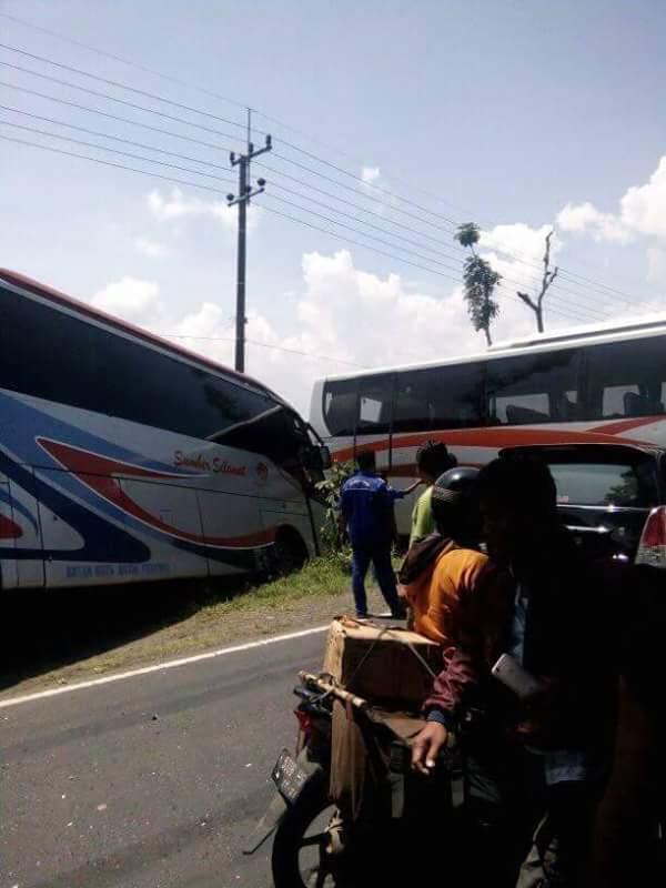 (BIG 3) Bus Mira, Eka, Sumber, Terlibat Kecelakaan Beruntun di Ngawi