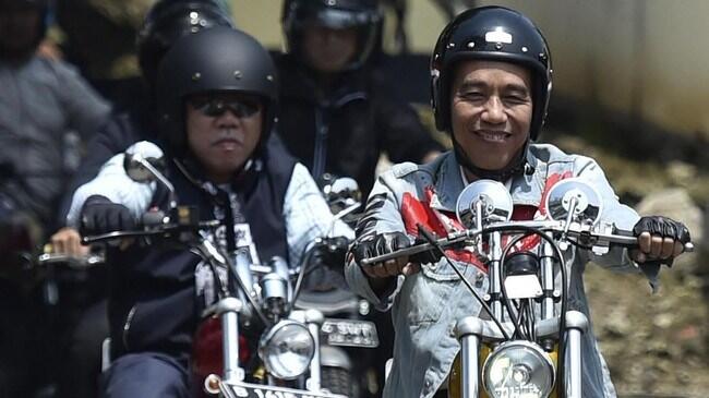 Mirip Jokowi, Vladimir Putin Juga Hobi Motoran