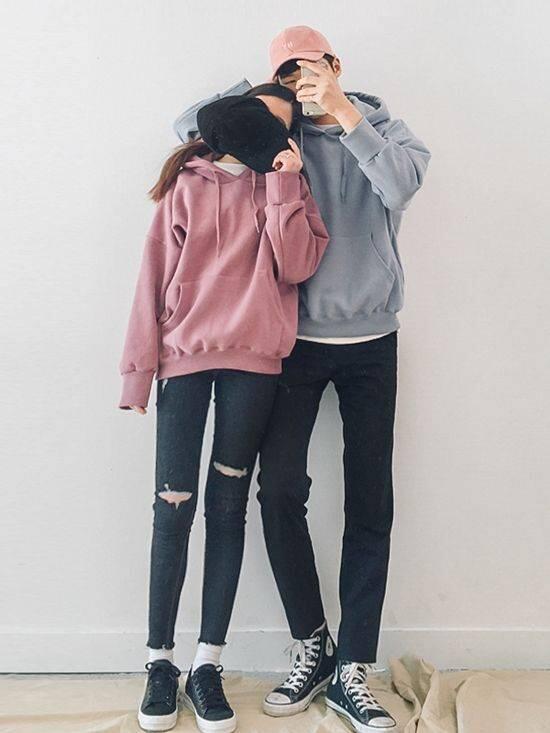 Kembaran Baju Ala Couple Korea Ini Jauh dari Alay. Mau Juga Dong, Yang!